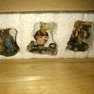 Edmund's Hideaway Resin Village Figurines.